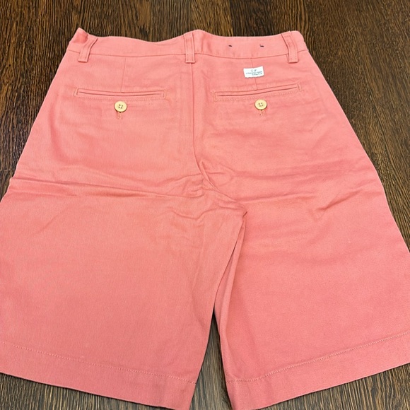 Vineyard Vines Salmon colored Bermuda shorts size 12 - Picture 3 of 4